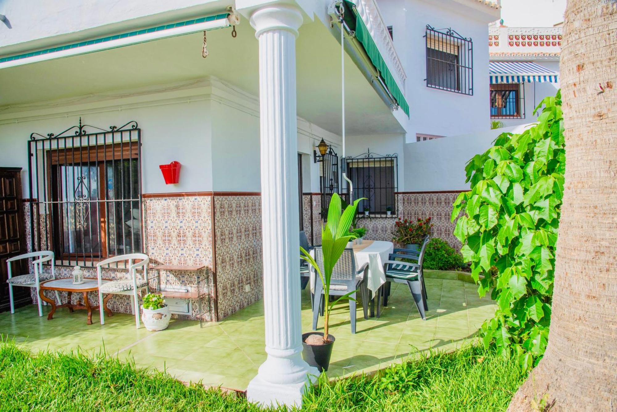 Villa Torrecilla En El Centro De Nerja - South Costa Bagian luar foto