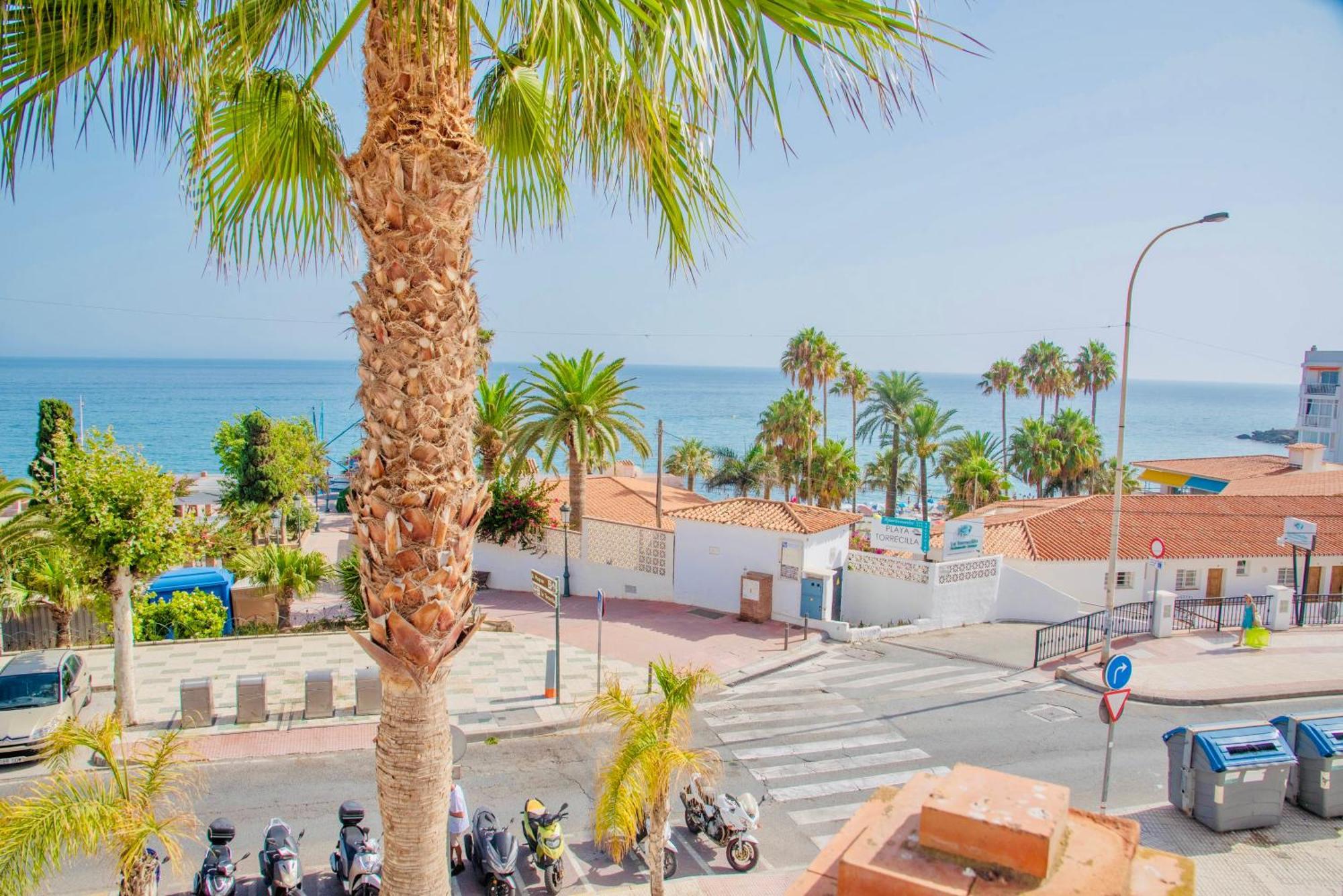 Villa Torrecilla En El Centro De Nerja - South Costa Bagian luar foto