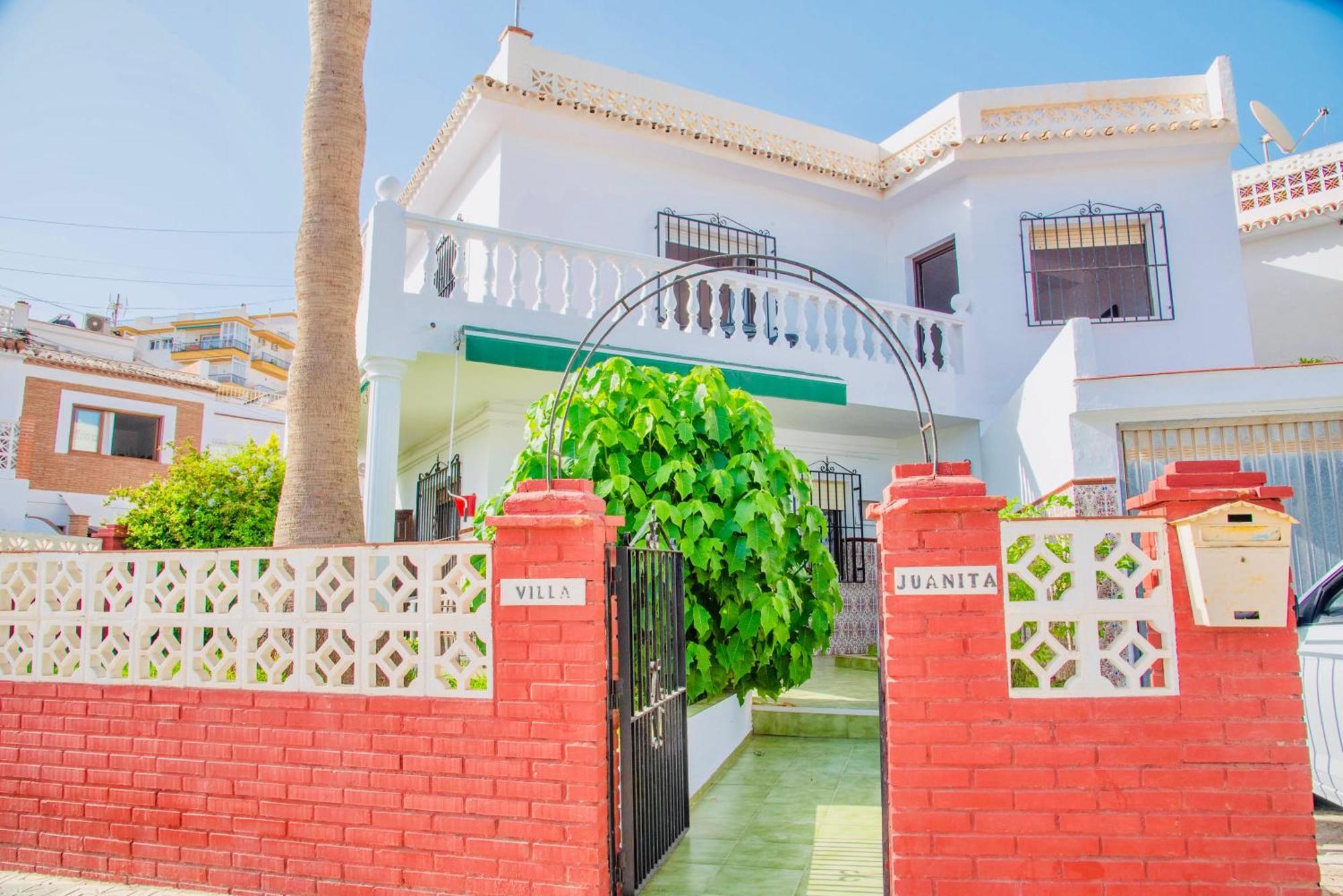 Villa Torrecilla En El Centro De Nerja - South Costa Bagian luar foto